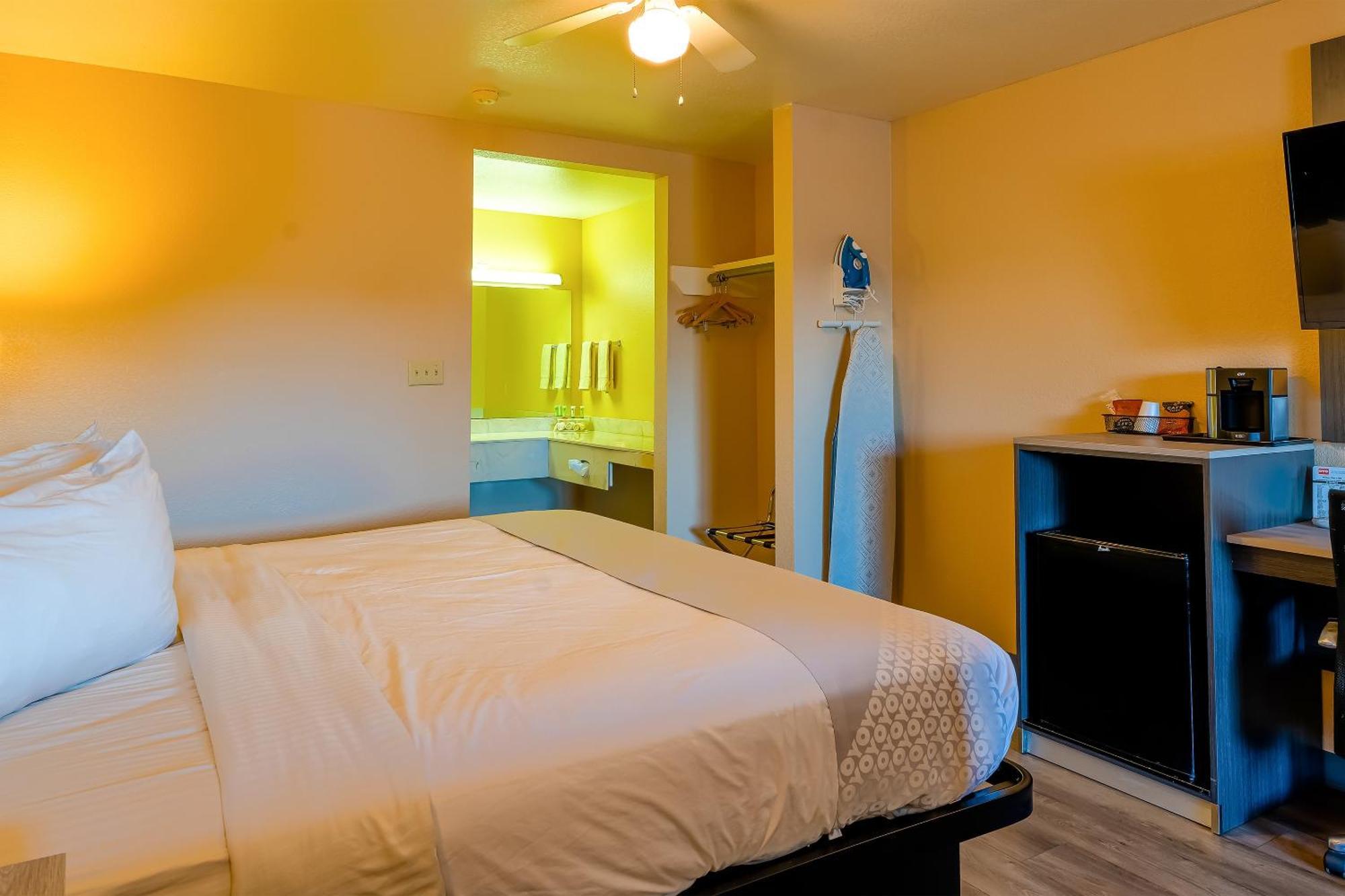 Oyo Hotel Yoakum West Ngoại thất bức ảnh