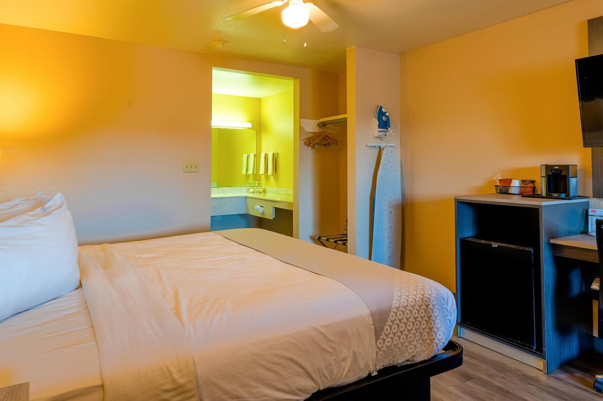 Oyo Hotel Yoakum West Ngoại thất bức ảnh